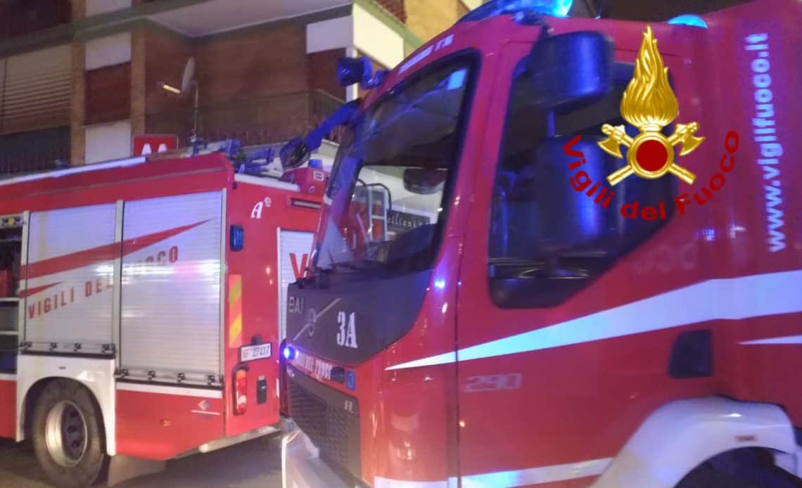 Evacuati due appartamenti in via Antonio Banfi