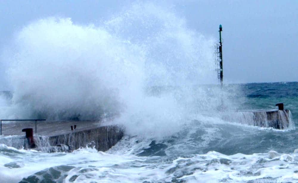 Meteo, da domani venti di burrasca e mareggiate sulle coste