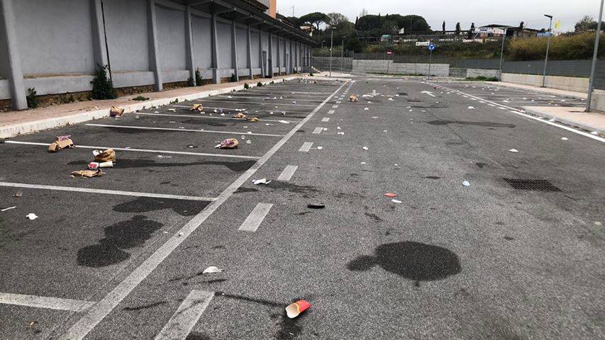 Assalto delle spiagge da parte degli incivili