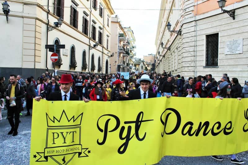 Bracciano, bagno di folla per il Carnevale
