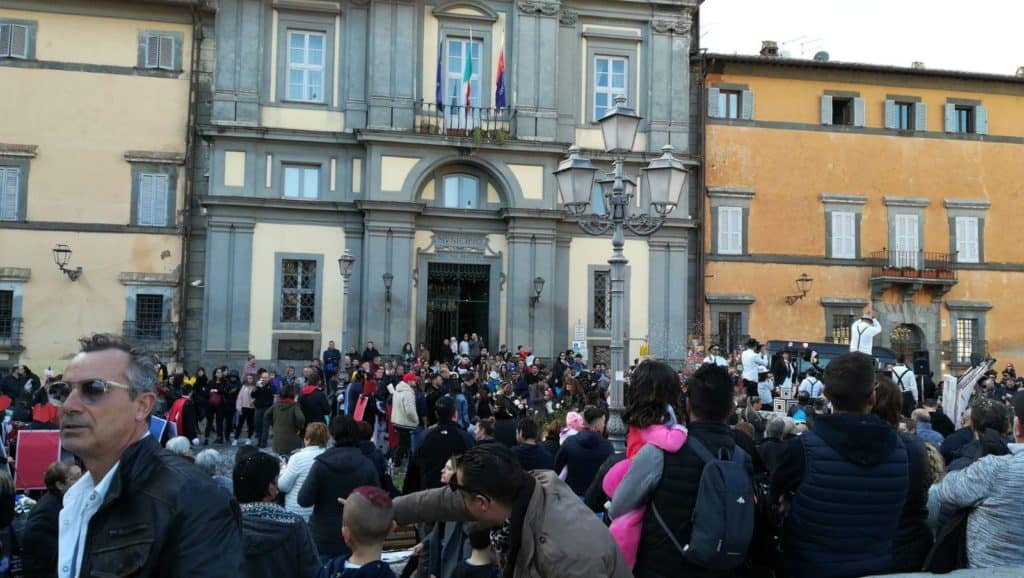 Bracciano, bagno di folla per il Carnevale