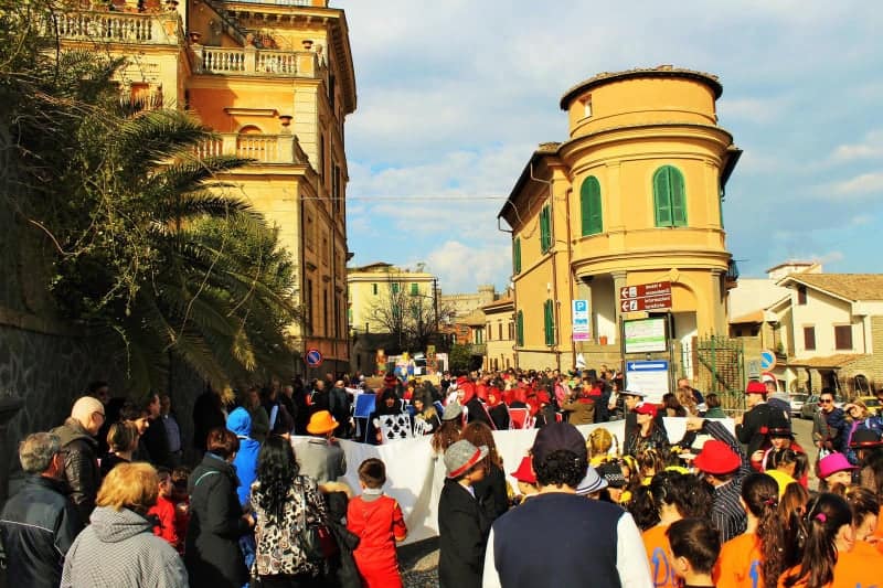 Bracciano, bagno di folla per il Carnevale