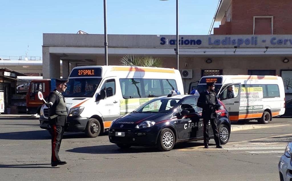 Ladispoli, un uomo completamente ubriaco ha importunato pesantemente i cittadini presenti nella stazione ferroviaria