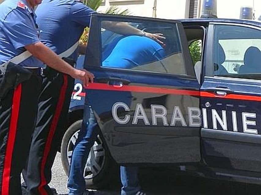 Giro di spaccio, in manette famiglia di pusher