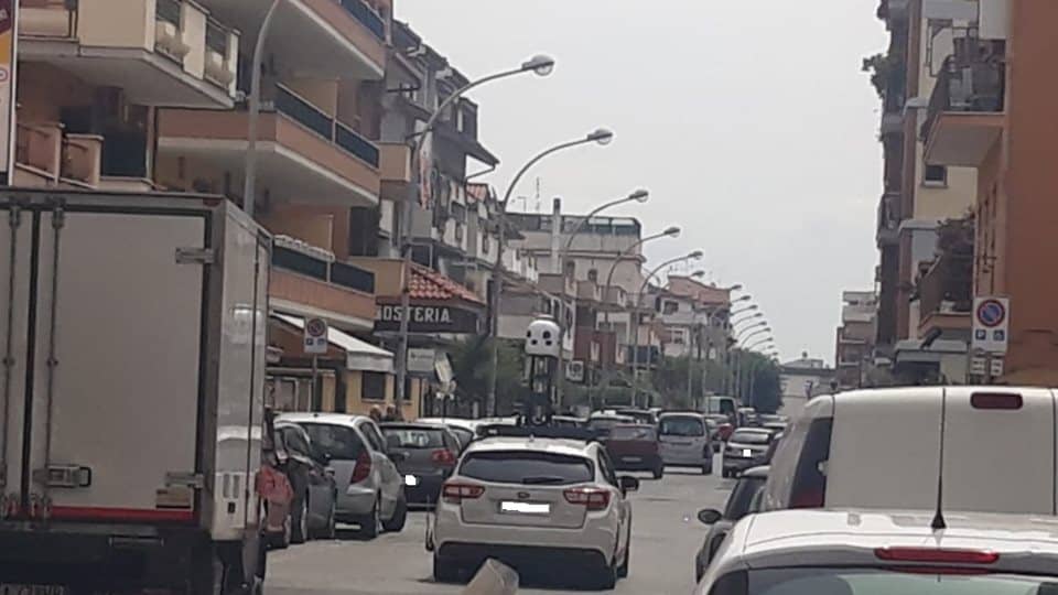Ladispoli, avvistata auto di Apple Maps in Via Napoli