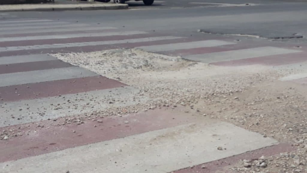 Ladispoli, è ancora emergenza buche