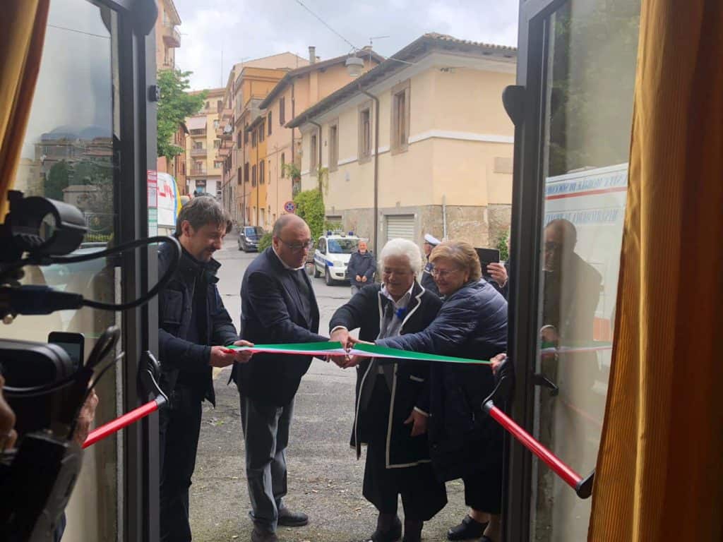 Bracciano, taglio del nastro per il nuovo centro anziani