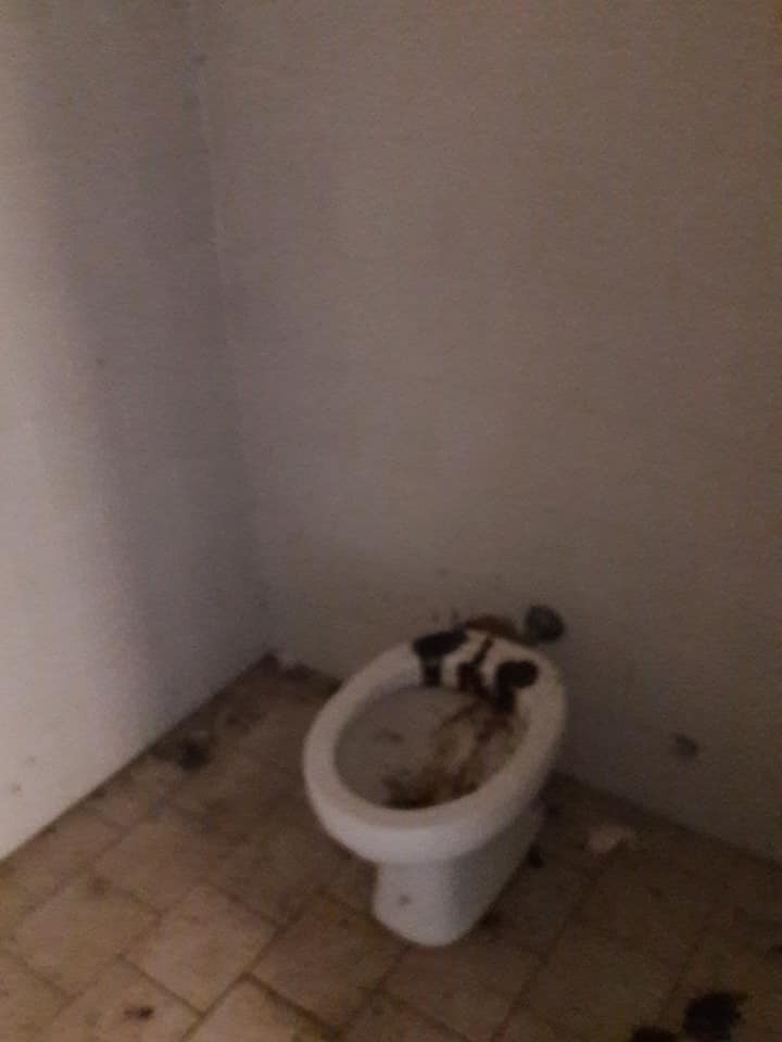 Anguillara, degrado al cimitero