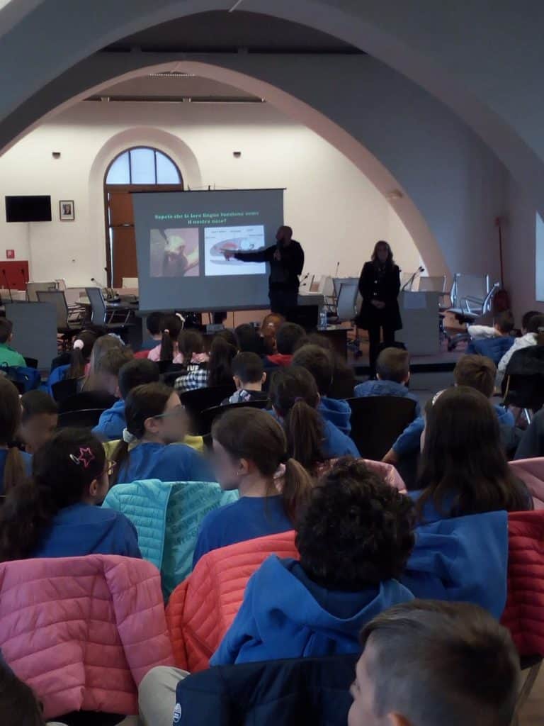 Cerveteri, oltre 100 bambini incantati dal mondo dei serpenti