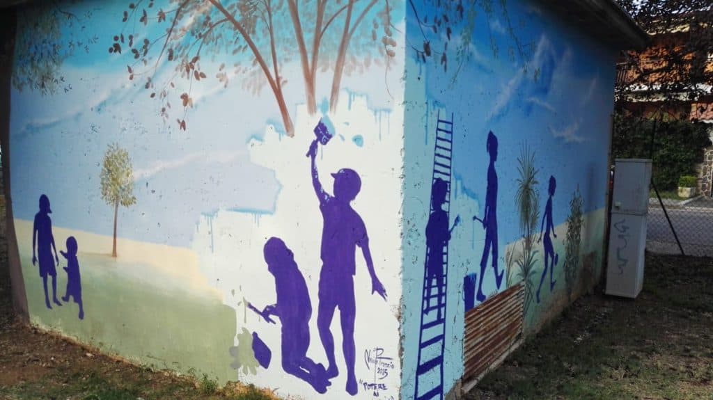 Dal degrado a opere d'arte, i volontari abbelliscono la città