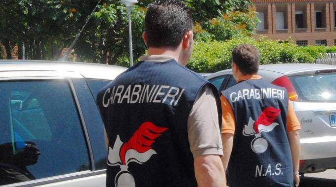 Cerveteri, i Nas chiudono un deposito alimentare dopo un'ispezione