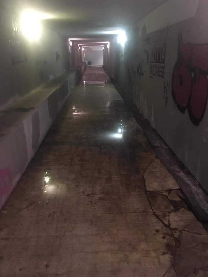 Degrado nel sottopasso della stazione di Maccarese, la protesta dei cittadini
