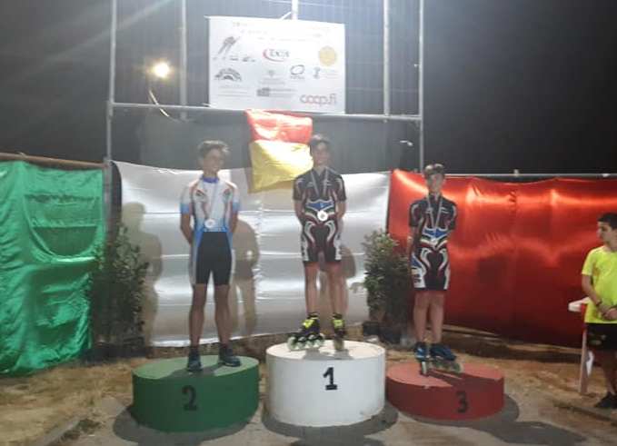 Pattinaggio velocità: 17 medaglie ed 1 record per la Debby Roller Team