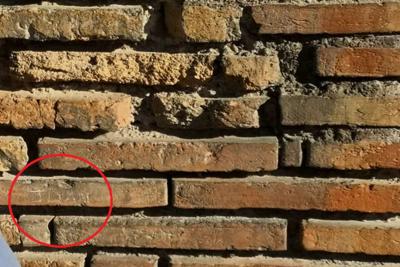 Incide il proprio nome sul Colosseo, turista uruguaiano denunciato