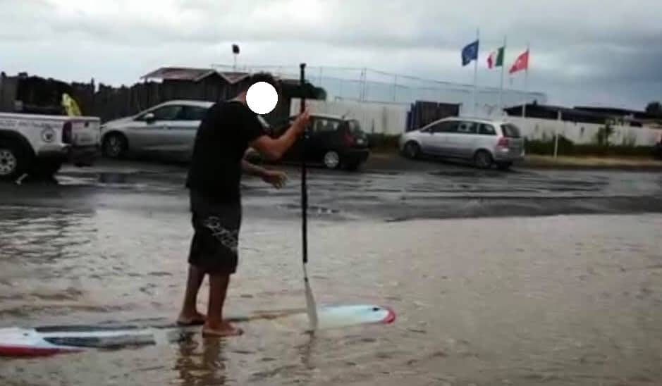 Campo di Mare, il parcheggio diventa un lago artificiale