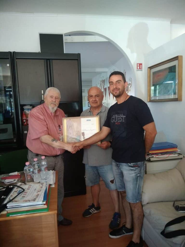Cerveteri ,l’Avis oggi ha premiato un concittadino per la sua collaborazione