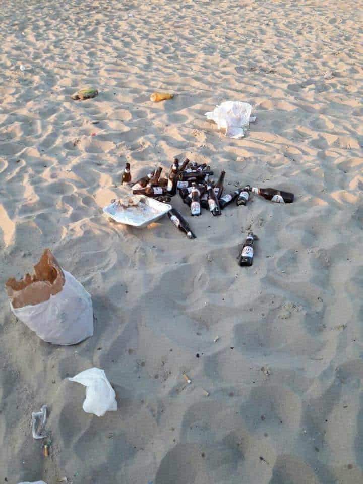 Ferragosto, anche la spiaggia di Campo di Mare preda degli incivili