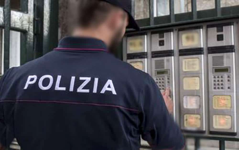 Maxi rissa a Fiumicino: 19enne accoltellato al braccio