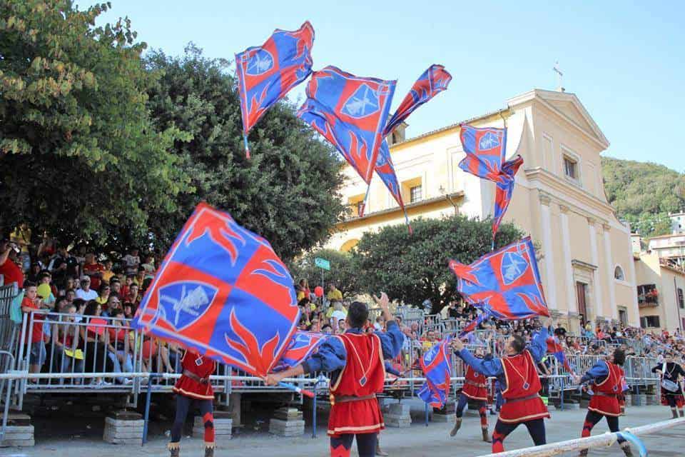 Le contrade di Allumiere: delle realtà fatte di colori, simboli e valori