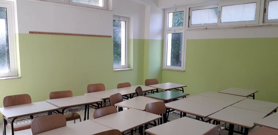 Pennelli, vernici e volontariato per le scuole di Canale e Monterviginio