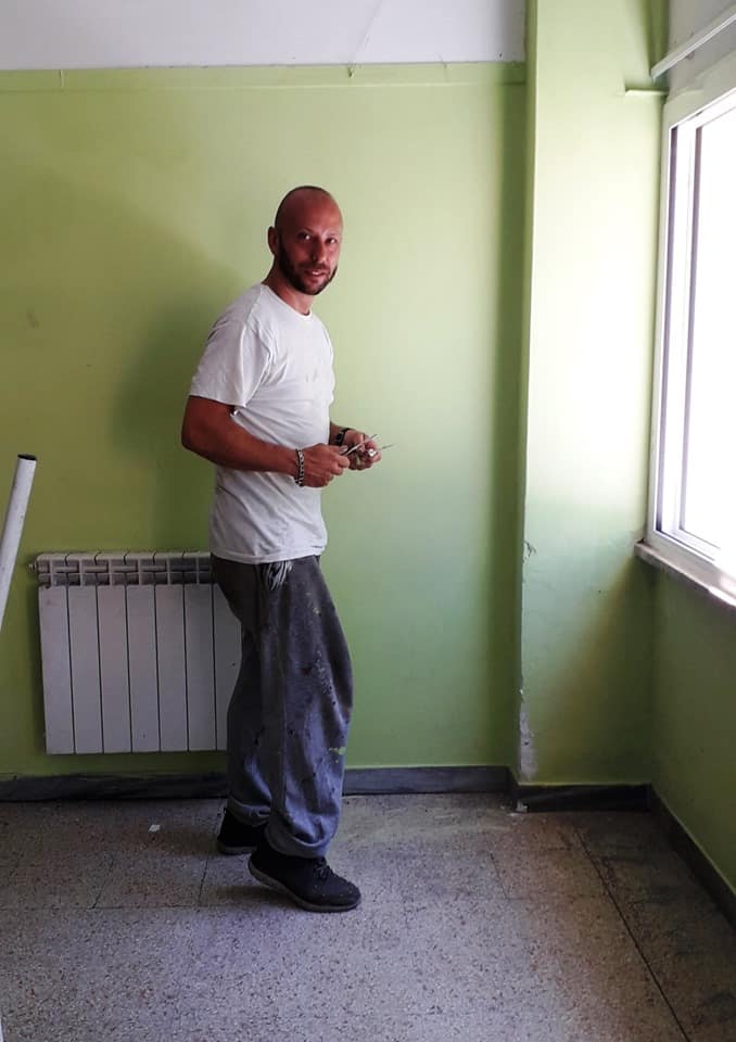Pennelli, vernici e volontariato per le scuole di Canale e Monterviginio