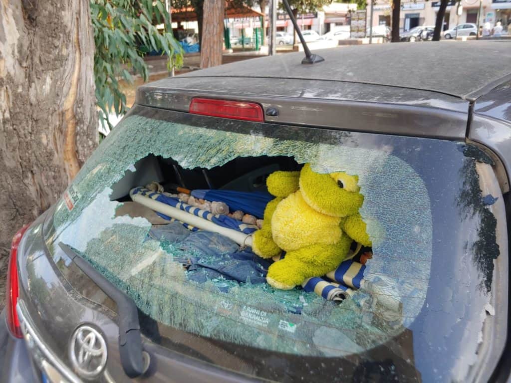 Ladispoli, decine di auto distrutte in via Odescalchi