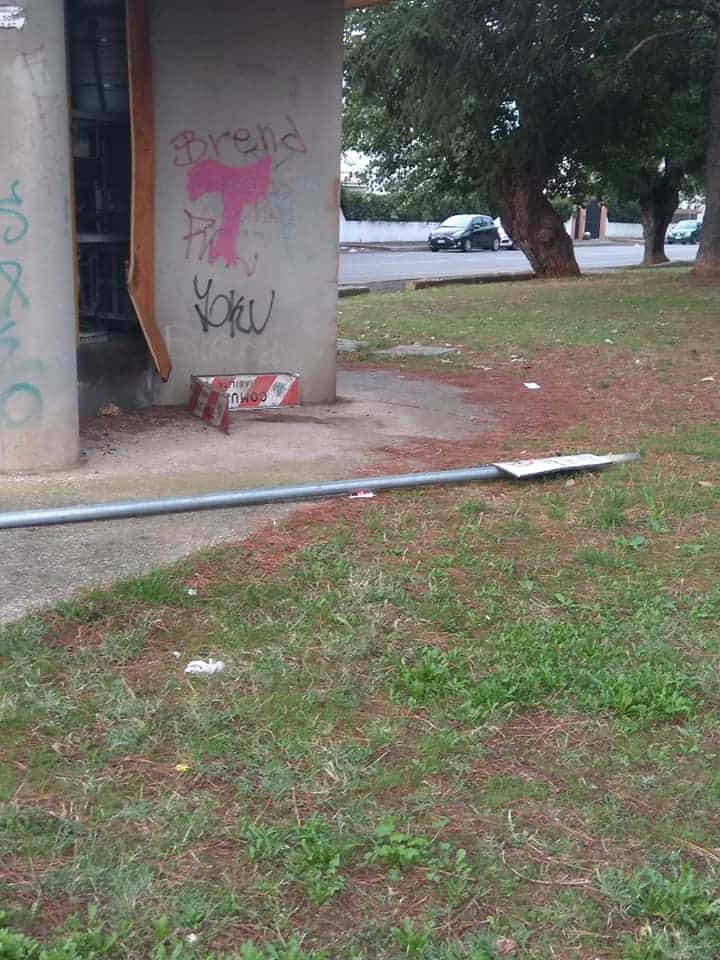 Cerenova, la piazza del mercato in condizioni di degrado (foto da social)