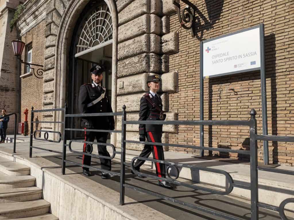 Ladra seriale fa razzia in ospedale: in manette 29enne