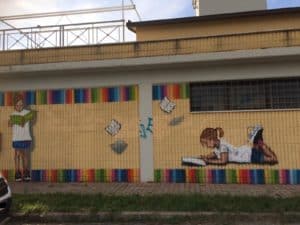 Ladispoli, prende forma il murales a cielo aperto alla biblioteca comunale