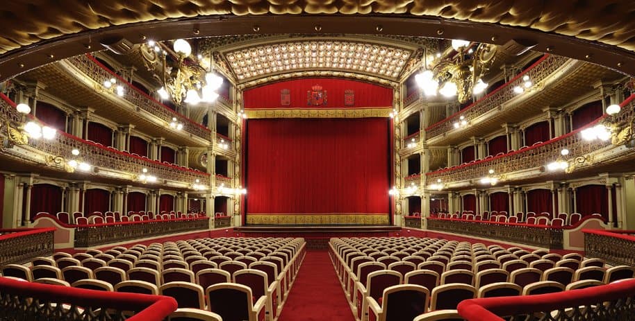 Recitare fa bene e non è mai troppo tardi per imparare a farlo