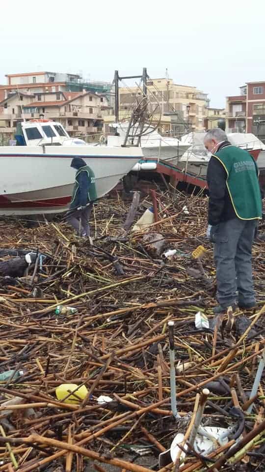 Ladispoli, il mare avanza verso gli stabilimenti