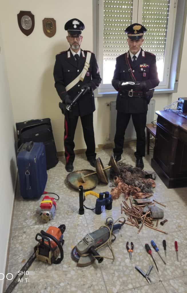 Tolfa, in possesso di attrezzi rubati e 30kg di rame
