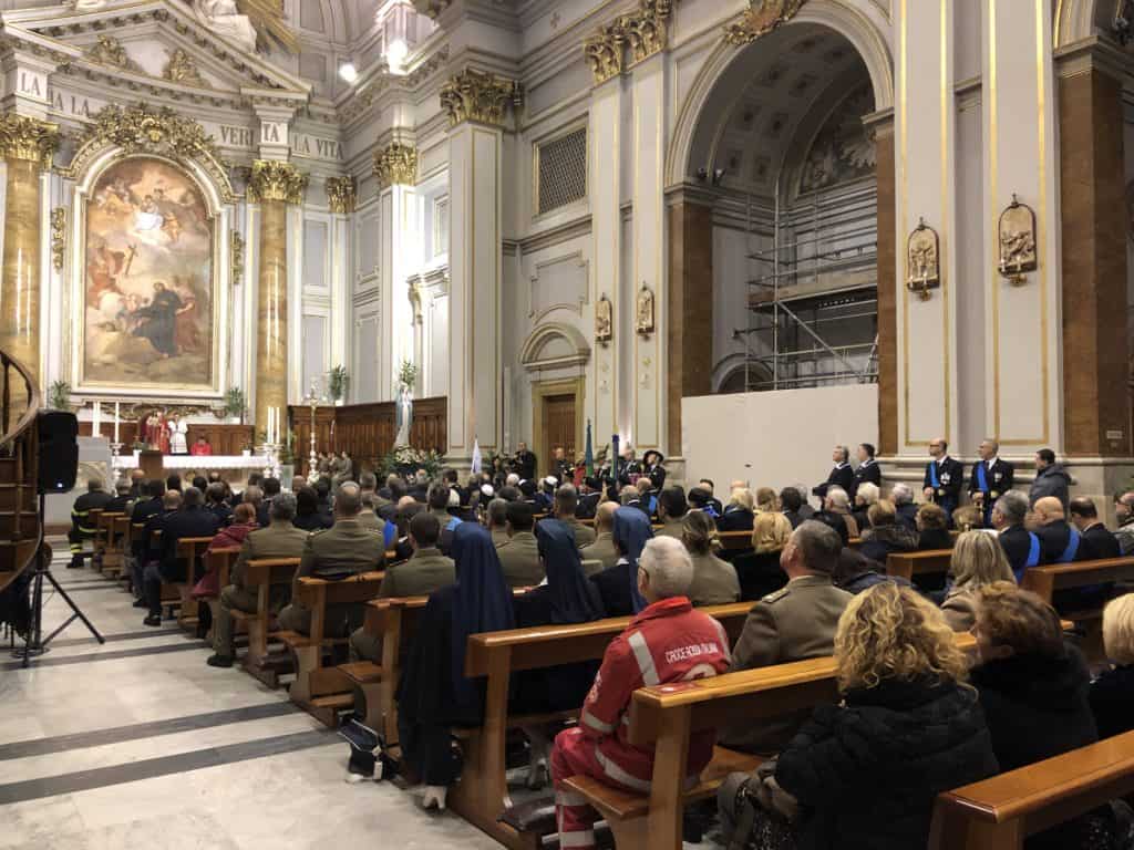 Civitavecchia, cattedrale gremita
