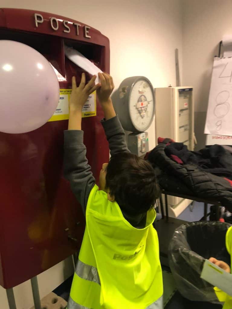 Fiumicino, oltre 60 bambini partecipano all'iniziativa di Poste Italiane 'Posteaperte' 