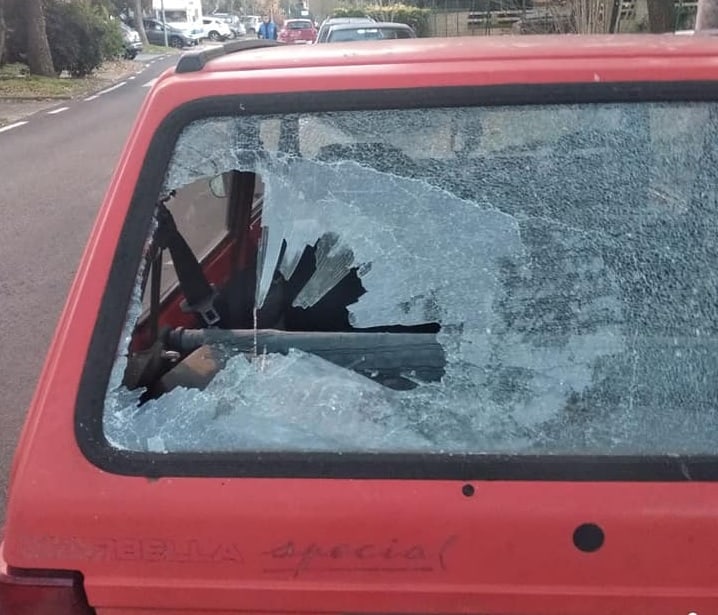 Valcanneto, vandali contro auto in sosta