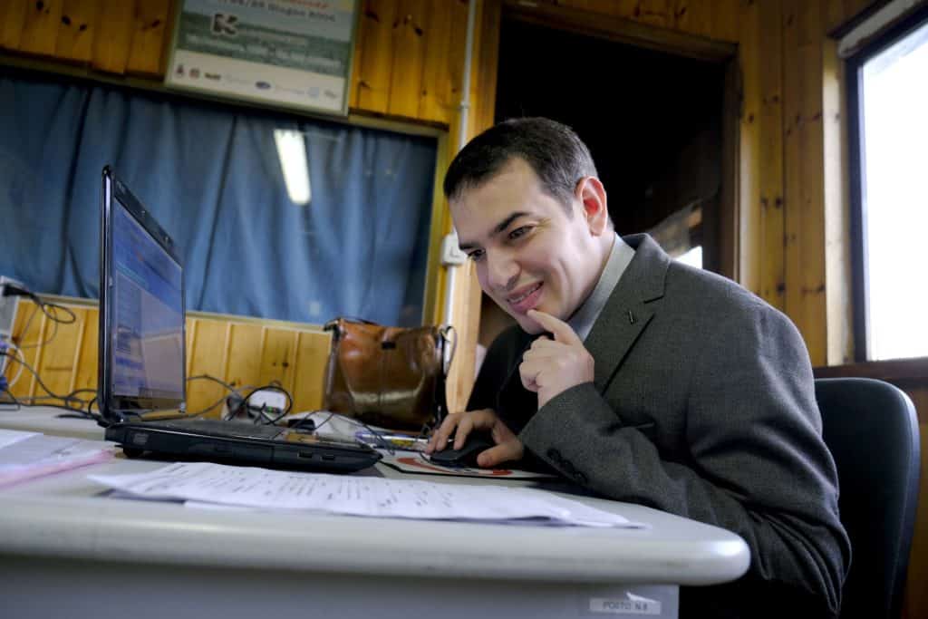 Fiumicino, nel maneggiano dove lavorano 3 ragazzi con disabilità ....