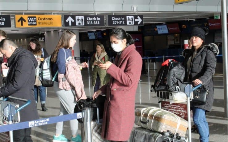 Virus cinese, controlli a Fiumicino per i 200 passeggeri arrivati da Wuhan
