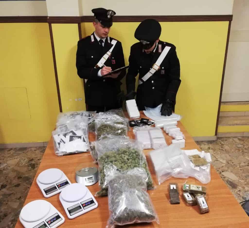 Scoperto un box e un'auto "stupefacenti" con più di 11 kg di droga
