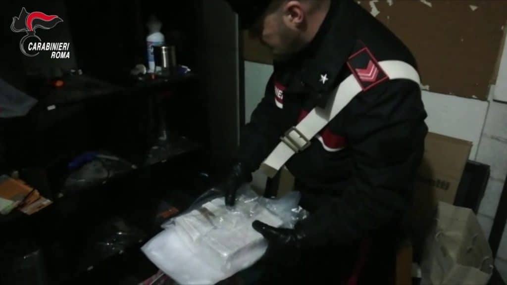 Scoperto un box e un'auto "stupefacenti" con più di 11 kg di droga