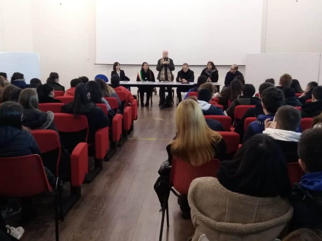 Ugo Foà incontra oltre 200 studenti dell’Istituto Comprensivo San Francesco di Anguillara