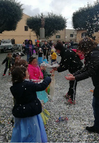 Festa di carnevale al Borgo di Ceri con la scuola dell'infanzia di Ceri e Valcanneto