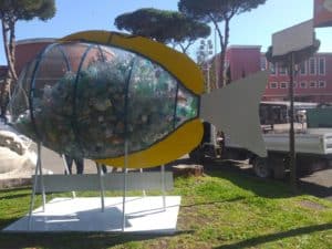 Il pesce mangia plastica di Campo di Mare approda al Sei Nazioni di Rugby