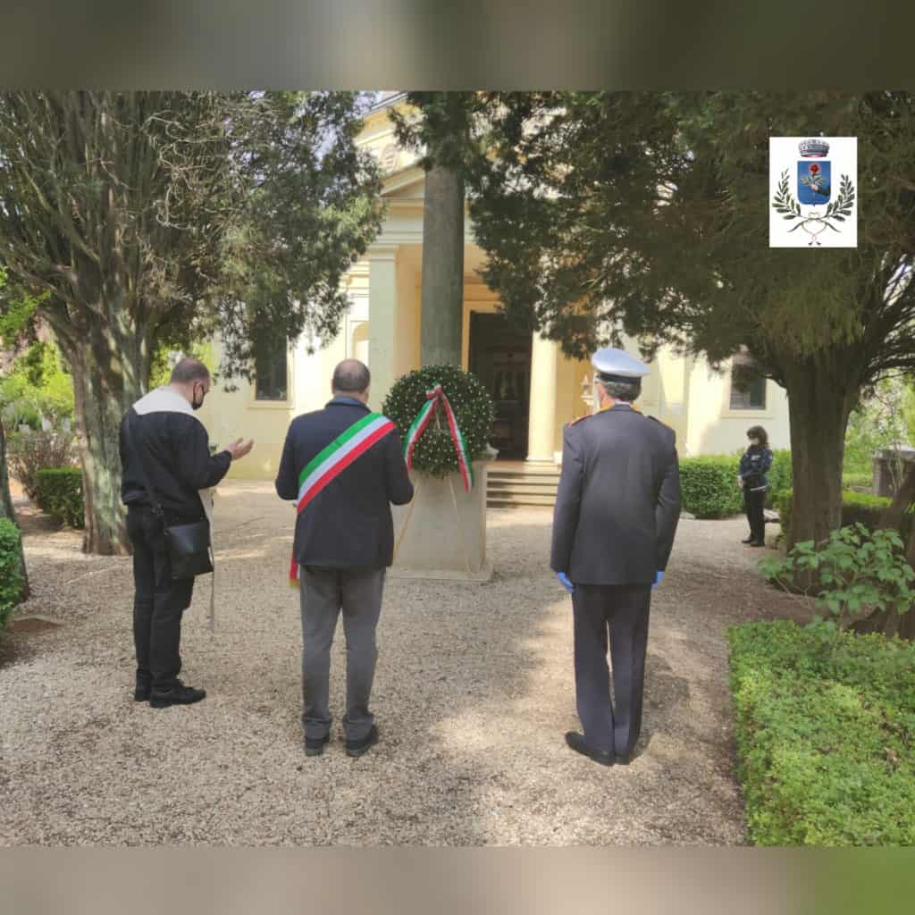Bracciano, deposta corona di alloro al cimitero. Il Sindaco: “Un gesto a nome di tutta la cittadinanza”