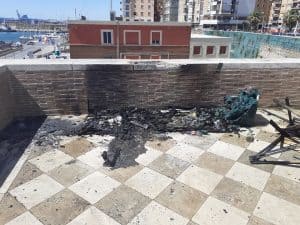 ''Cassonetti dei rifiuti bruciati a Civitavecchia''