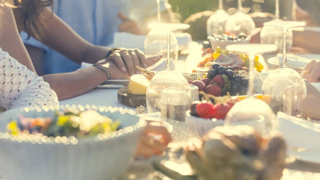 Natale 2020 in zona rossa: cosa si può fare senza rischiare la multa?