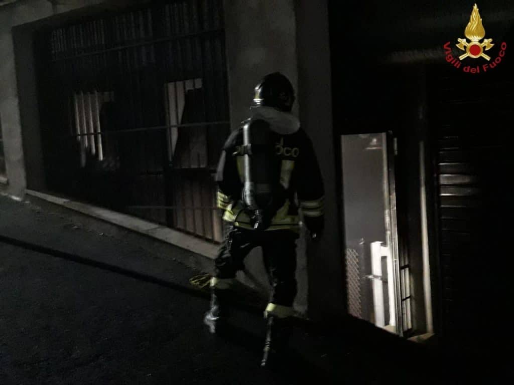 A fuoco una palestra: intervento dei vigili del fuoco