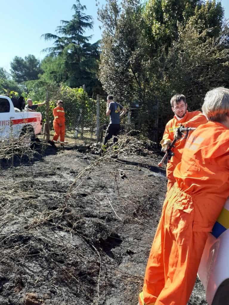 Fiumicino: incendio a Tragliatella vicino ad alcune abitazioni