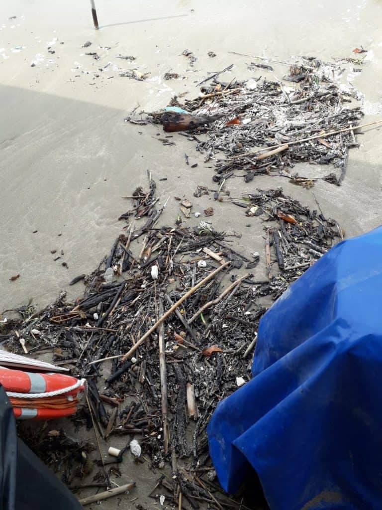 La mareggiata causa ingenti danni anche a Campo di Mare