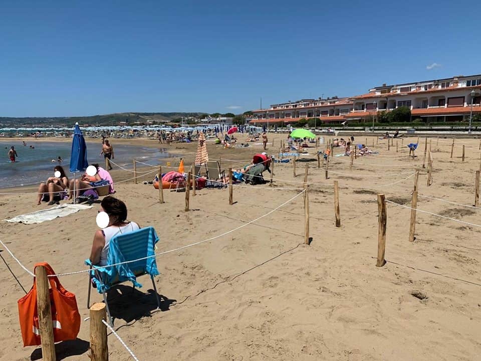 A Santa Severa arrivano i 'box' sulla spiaggia libera