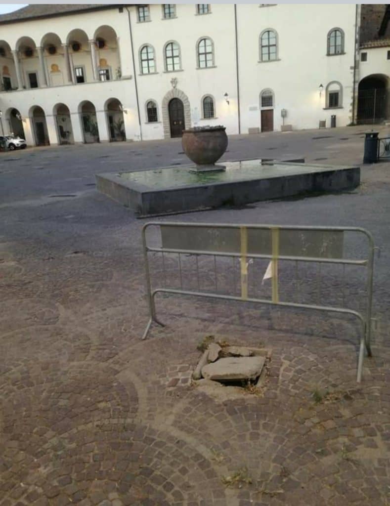 Cerveteri, piazza Santa Maria da fiore all'occhiello a simbolo di degrado